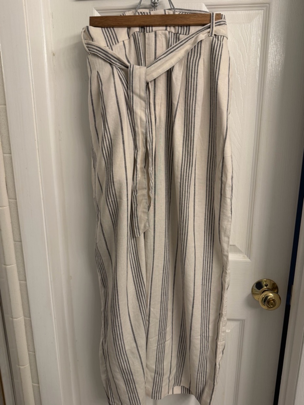 Old Navy Cream and Black Striped Wide-Leg Pants with Tie Belt